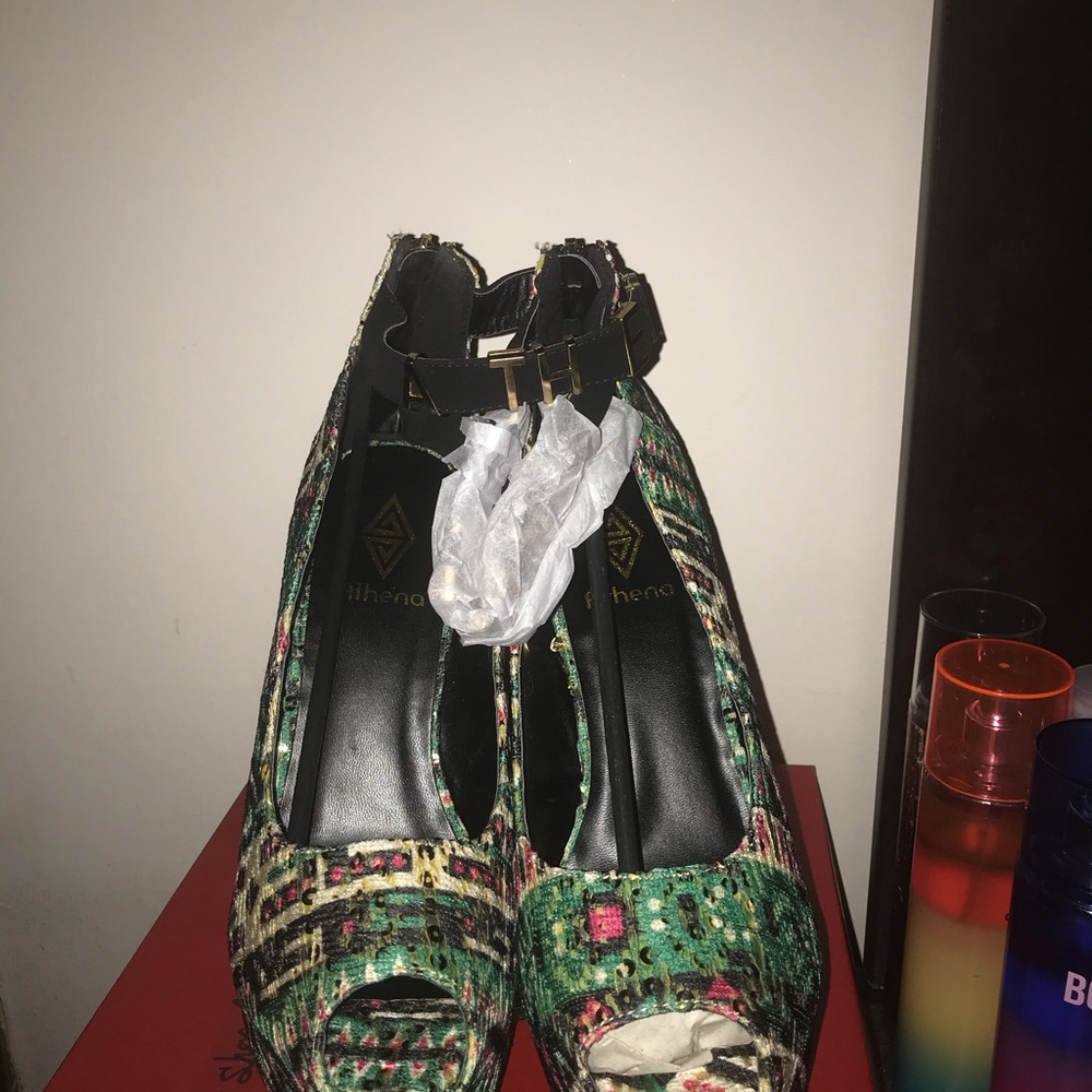 Platform Heels - Picture 3 of 4